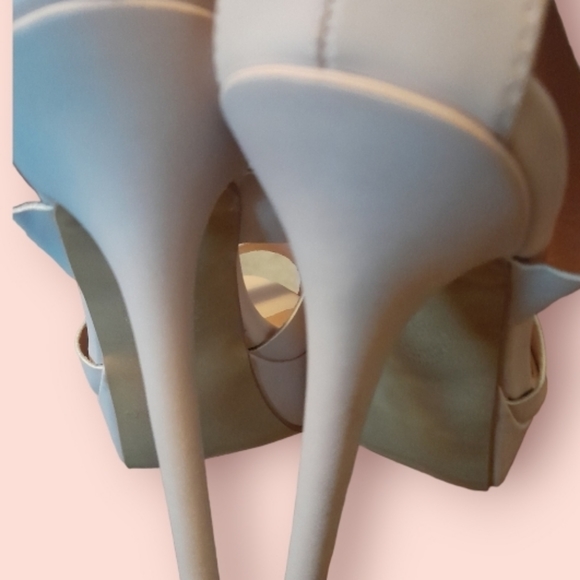 Kardashian heels 8.5 - Picture 3 of 5